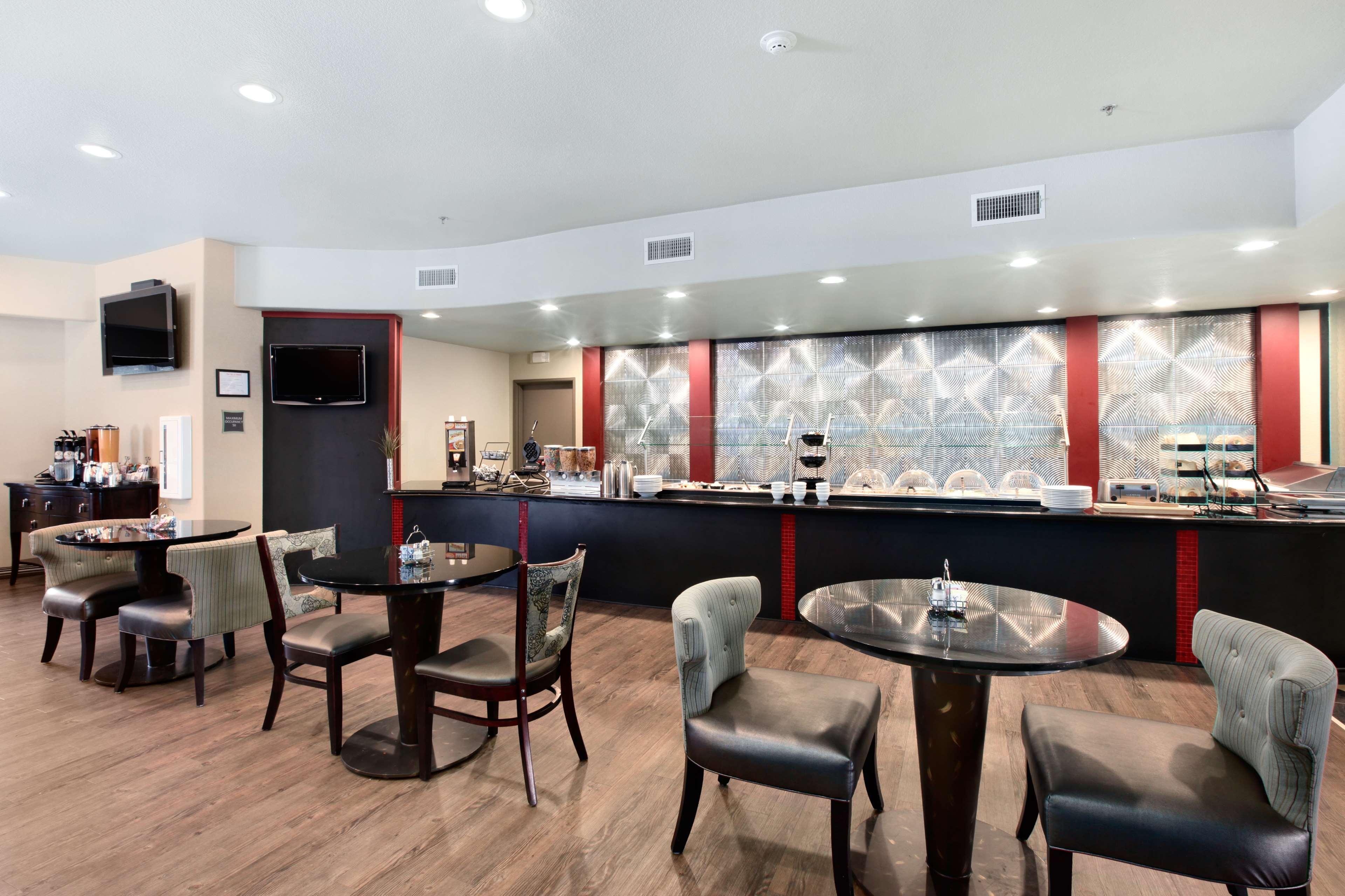 Best Western Premier Crown Chase Inn & Suites Denton Restaurang bild