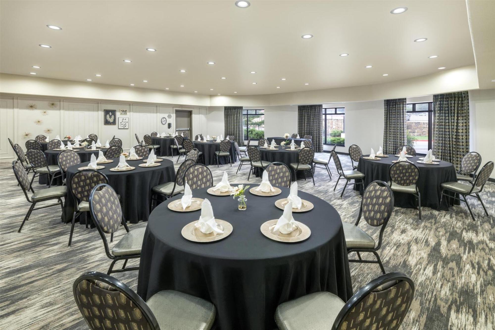 Best Western Premier Crown Chase Inn & Suites Denton Exteriör bild