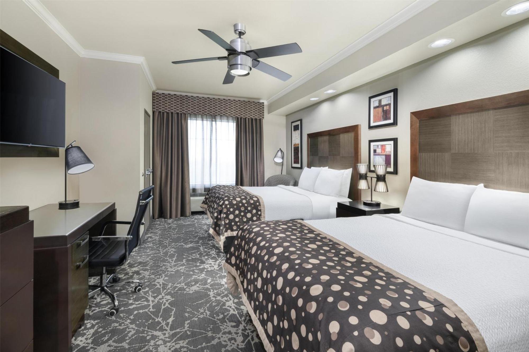 Best Western Premier Crown Chase Inn & Suites Denton Exteriör bild